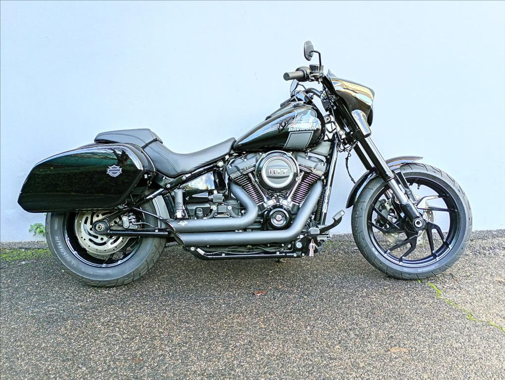 HARLEY DAVIDSON Sport Glide 107 1745 Color