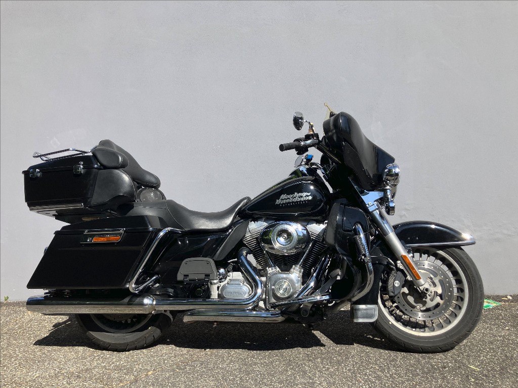 HARLEY-DAVIDSON Electra Glide 1584 FLHT Std