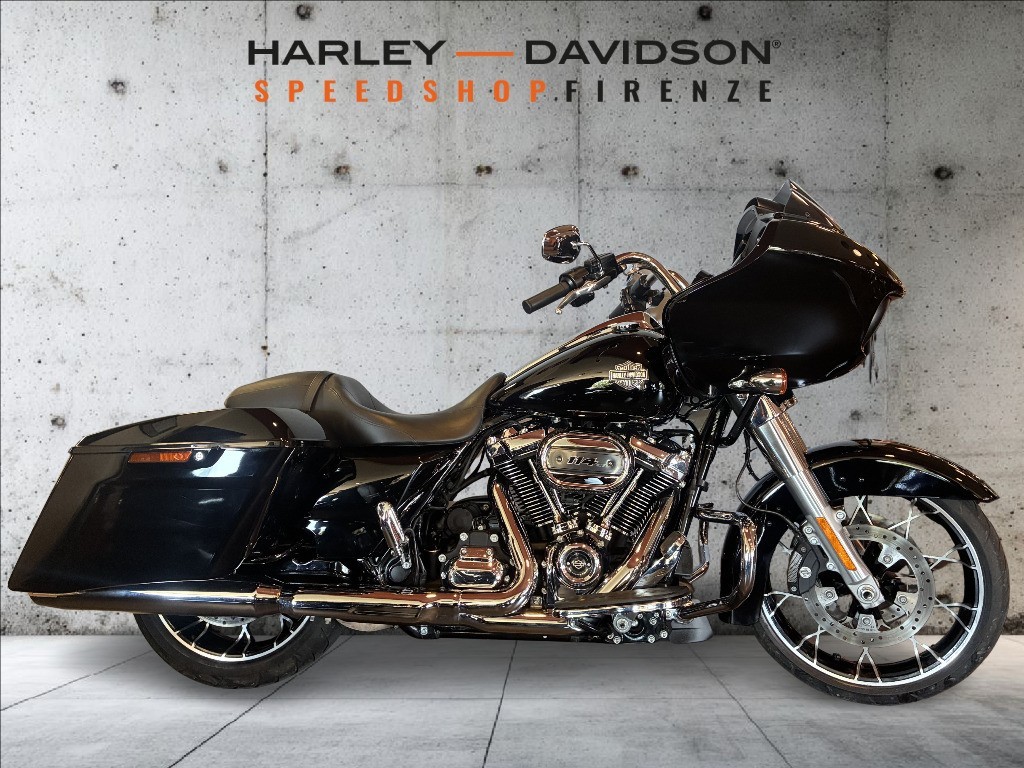 HARLEY-DAVIDSON Road Glide 114 1868 Special Chrome Finish Color